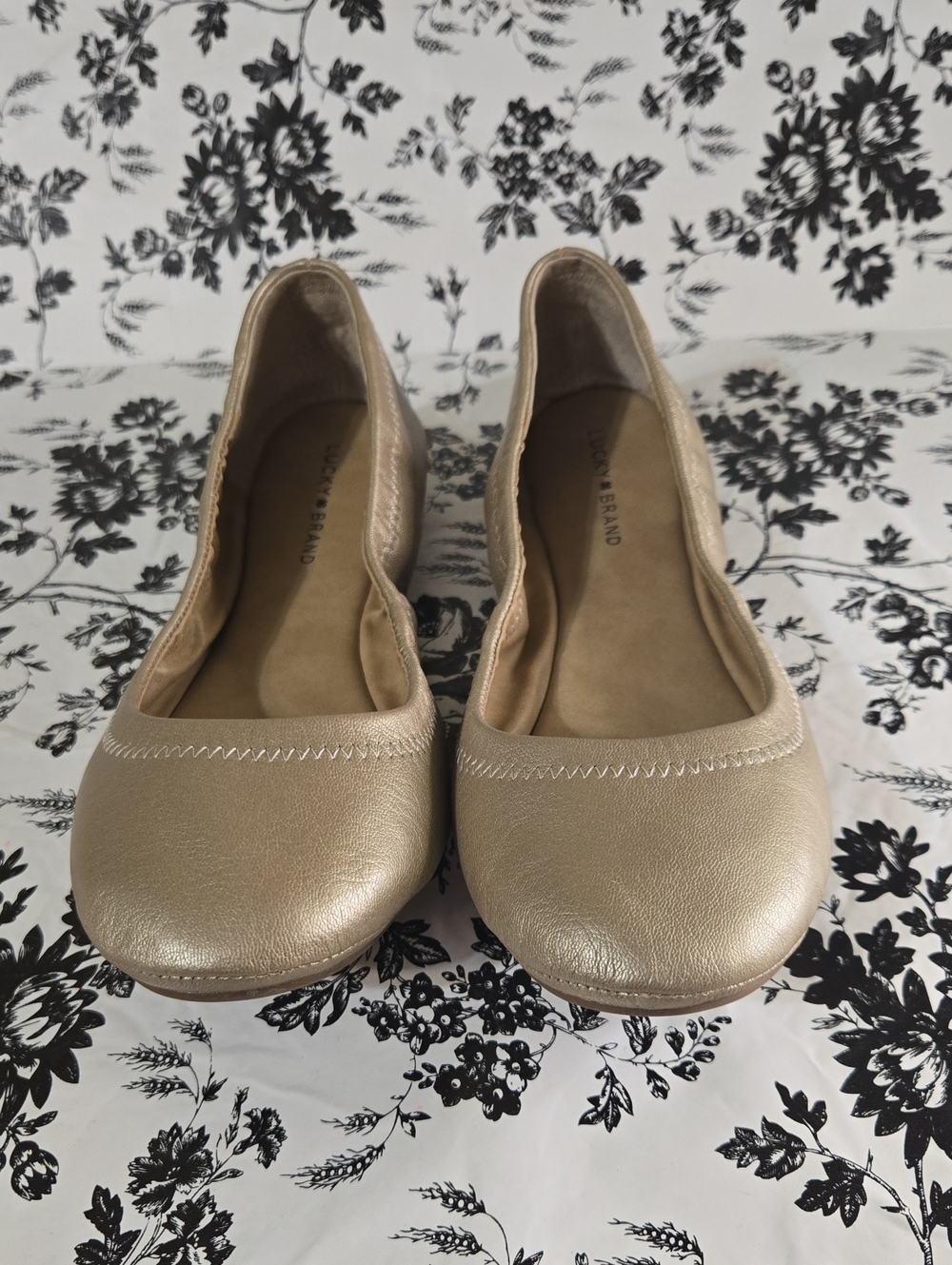 Lucky Brand Metallic Gold Ballet Flats B22